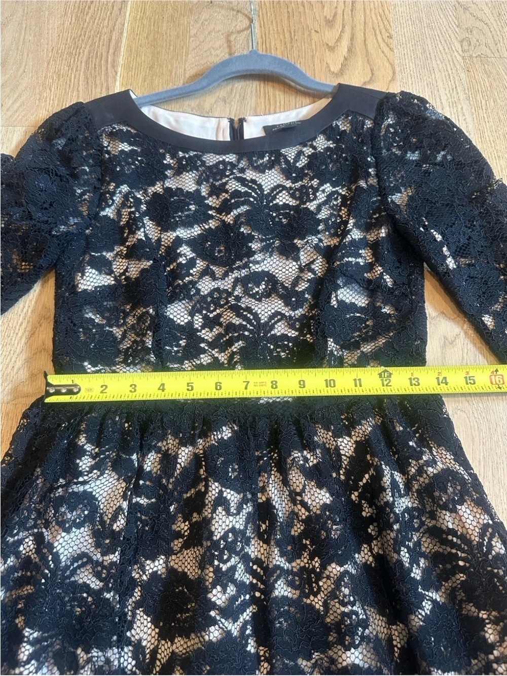 Tahari Arthur S. Levine NWOT Black Lace Fit & Flare Dress Size 0 Cocktail LBD - Picture 4 of 9